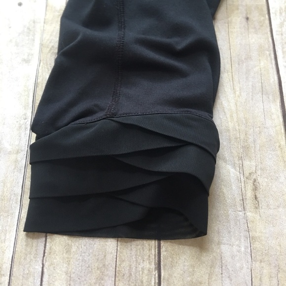 Reebok Fitted Workout Capris - Picture 7 of 8